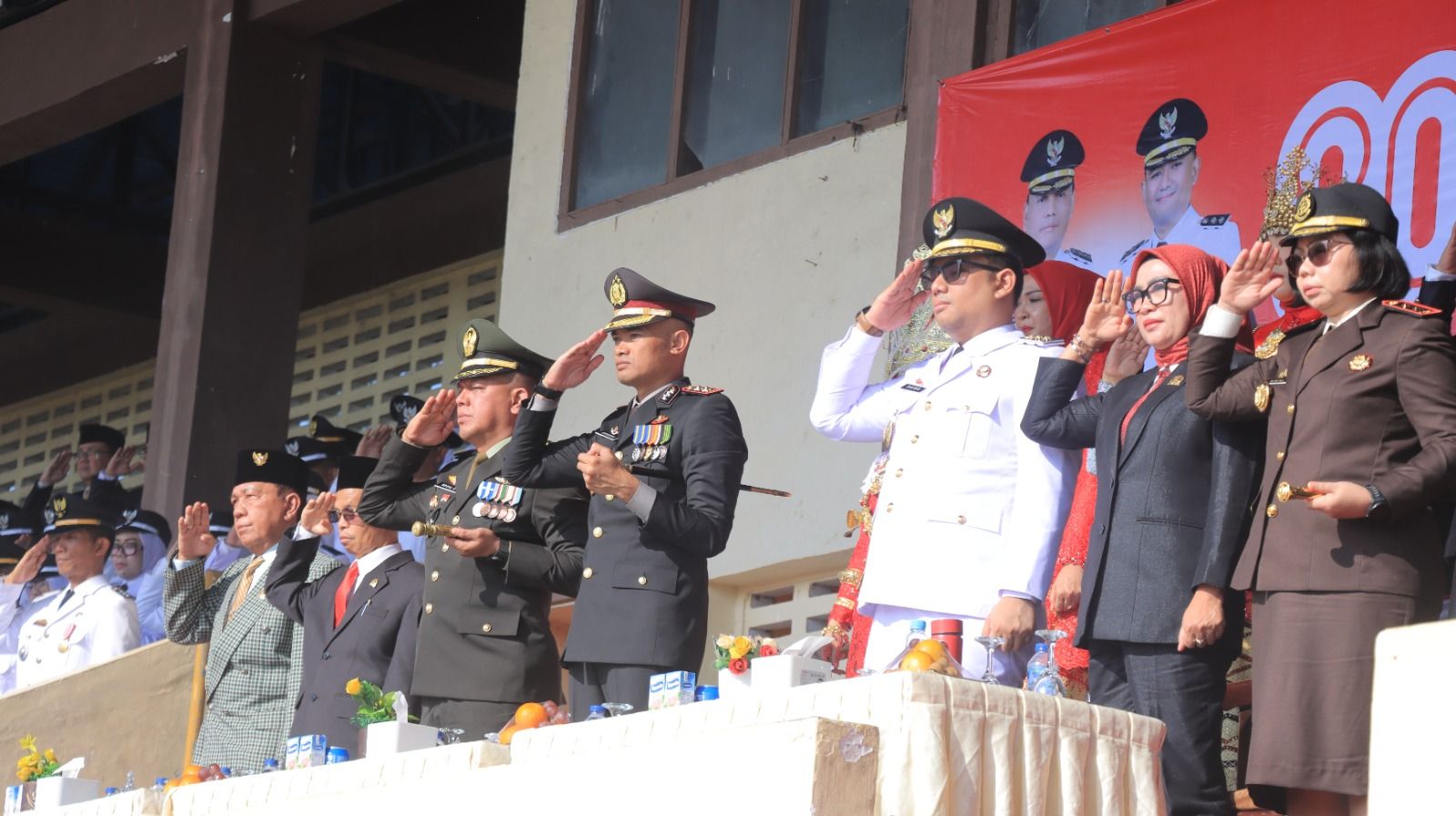 Semangat Kemerdekaan, Warga Metro Tumpah Ruah di Stadion Tejosari